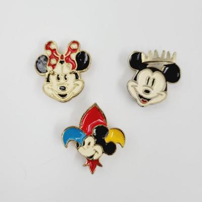 WALT DISNEY MICKEY & MINNIE COLLECTABLE METAL BUTTON COVERS