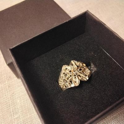 Diamond Cut 925 Ring Size 6