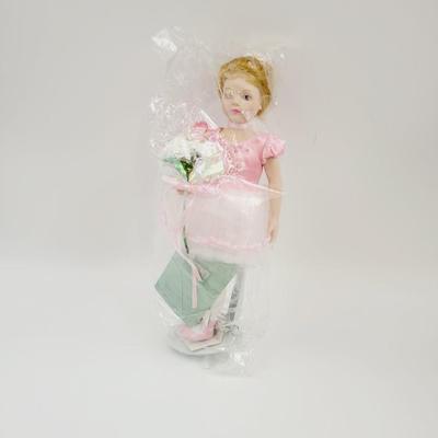 AVON PORCELAIN COLLECTABLE BALLERINA DOLL - NEW