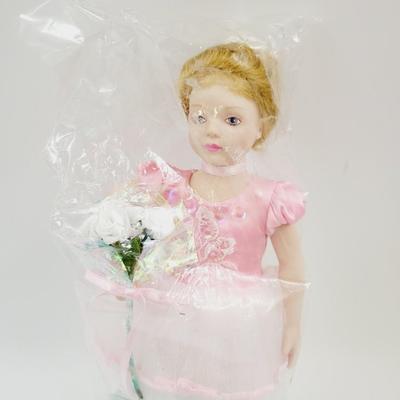 AVON PORCELAIN COLLECTABLE BALLERINA DOLL - NEW