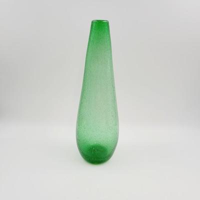 VINTAGE TALL GREEN HAND BLOWN BUBBLE GLASS VASE - MADE IN MEXICO