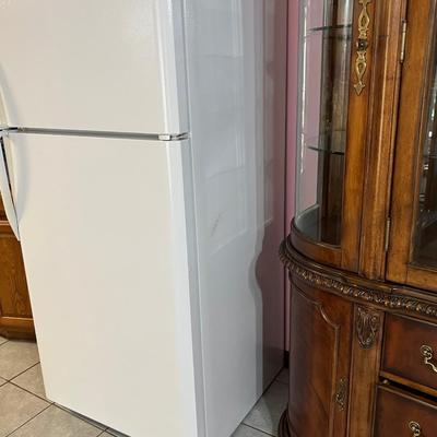 FRIGIDAIRE ~ Refrigerator