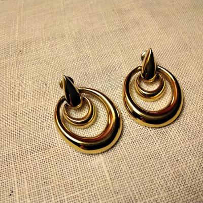 Gorgeous Trifari Earrings