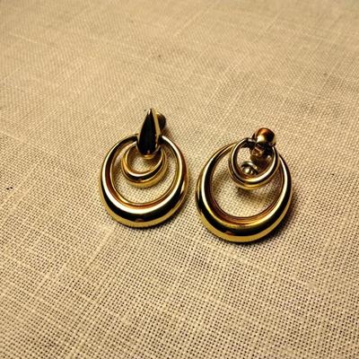 Gorgeous Trifari Earrings