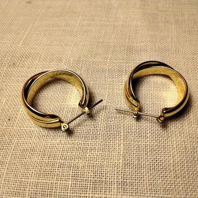 Beautiful Goldtone Criss Cross Earrings
