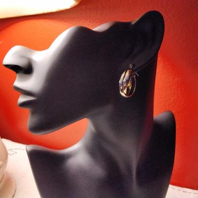 Beautiful Goldtone Criss Cross Earrings