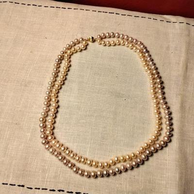 Pink And Lavender Double Strand of 7 mm Pearls With 14 Solid Gold Clasp