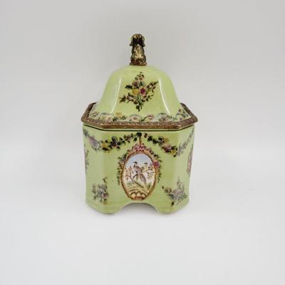 HUA PING TANG ZHI LIDDED CHINOISERIE PIECE  WITH DOG FINIAL & FANTASTIC PHEASANT MOTIF