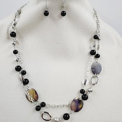 CUTE SILVER TONED & BLACK SIZE CHANGING NECKLACE & EARRINGS SET