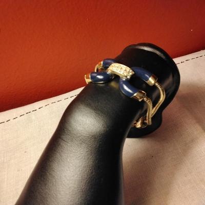 Jewelmint Fashion Bracelet  6"