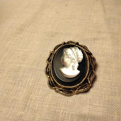 Vintage Cameo Brooch Molded White Glass On Black Onyx Pin