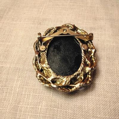 Vintage Cameo Brooch Molded White Glass On Black Onyx Pin