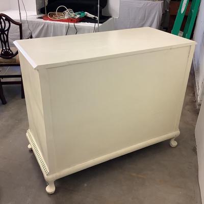 Lot.6456. Shabby Chic White Dresser