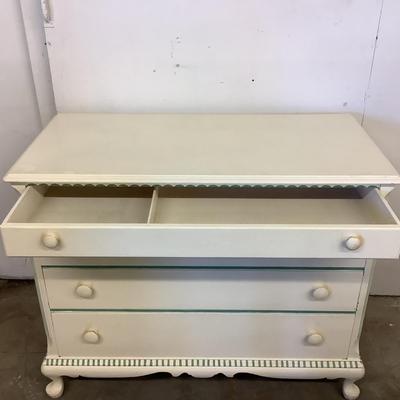 Lot.6456. Shabby Chic White Dresser