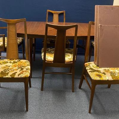 Mid Century Table, 6 Chairs, leaf and table protecter