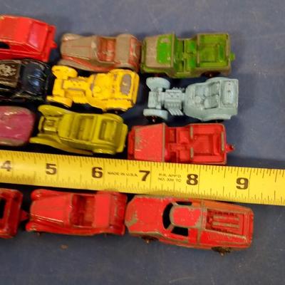 LOT 66  LOT OF TOOTSIE METAL TOY CARS