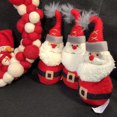 Lot 1504 Lot of Red & White Santas / Angels / One Wreath