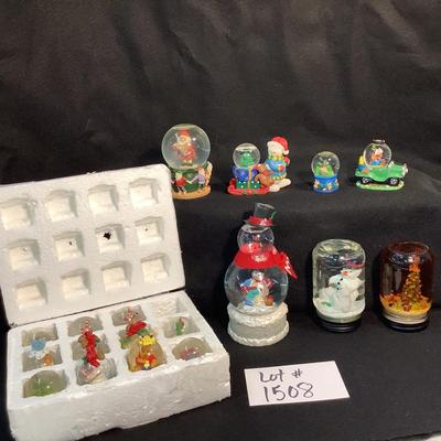 Lot 1508 Lot of Christmas Themed Globes