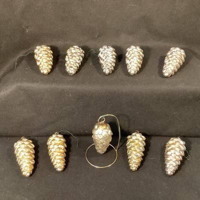 Lot 1512 Lot of Department 56 Large Faux Gold Glass Pinecone