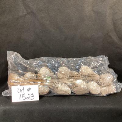 Lot 1523  Lot of NEW IN PKG Gold Glittered Shell Spray