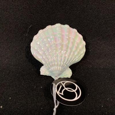 Lot 1524 Lot of NEW IN PKG Department 56 White Shell Ornaments ( 3.75â€ )