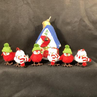 Lot 1556  Lot of Vintage Christmas Yarn Cardinals/Owls & Felt Birdhouse with Cardinal