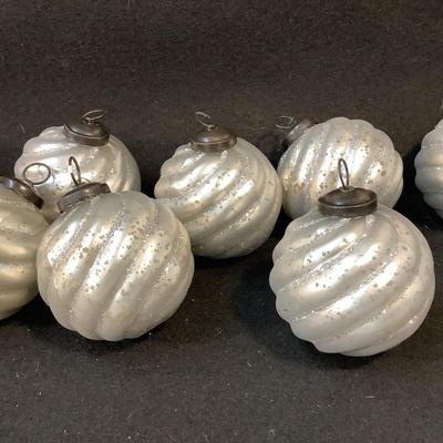 Lot 1560. Lot of Vintage White with Silver Mercury Glass Christmas Bulbs  ( 15 )