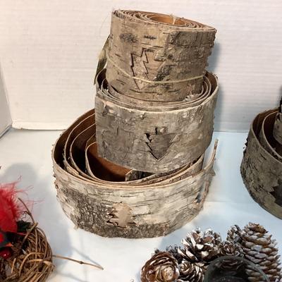 Lot 1564  Lot of Christmas Decor, Bark Garland / Twig Gold Stars / Cardinal with Nest / Pinecone Candle Holder
