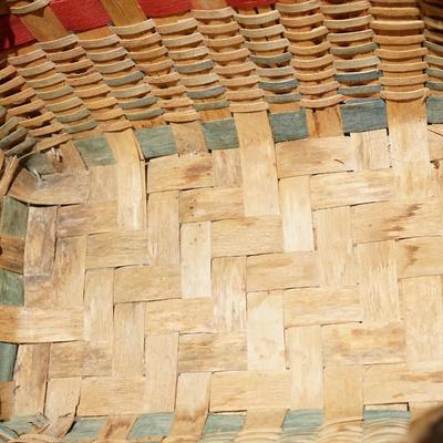 GROUPING OF FOUR WINNEBAGO BASKETS & NAVAJO WEAVING