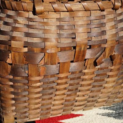 GROUPING OF FOUR WINNEBAGO BASKETS & NAVAJO WEAVING