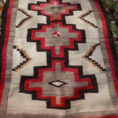 NAVAJO RUG OF RED/BLACK/GRAY/WHITE