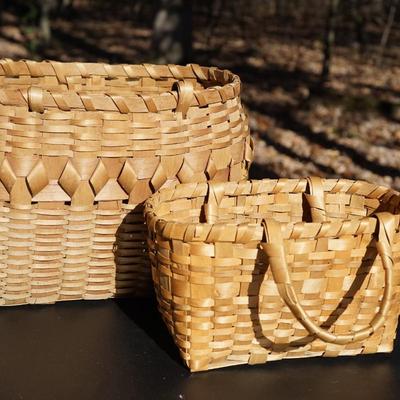 GROUPING OF WINNEBAGO BASKETS & NAVAJO WEAVING