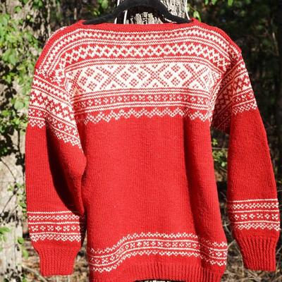 GROUPING OF NORWAY STYLE SWEATERS ONE DALE OF NORWAY /ICELANDIC/VINTAGE