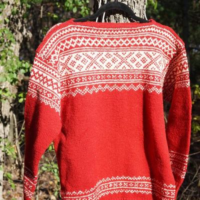 GROUPING OF NORWAY STYLE SWEATERS ONE DALE OF NORWAY /ICELANDIC/VINTAGE