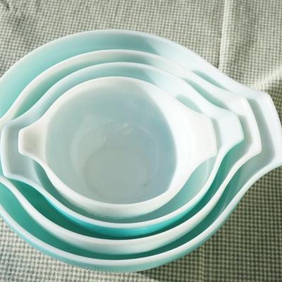 VINTAGE PYREX NESTING BOWL SET /FOUR BATTER BOWLS OF TEAL BLUE AND WHITE VERY GOOD