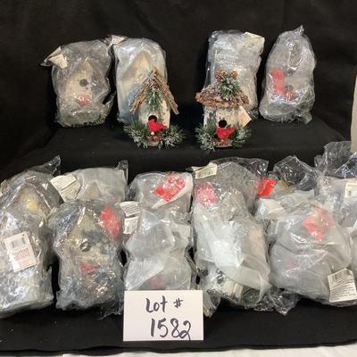 Lot 1582  Large Lot NEW IN PACKAGE Birdhouses with Cardinals ( total of 18, see pics for cuteness )