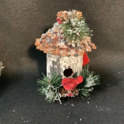 Lot 1582  Large Lot NEW IN PACKAGE Birdhouses with Cardinals ( total of 18, see pics for cuteness )