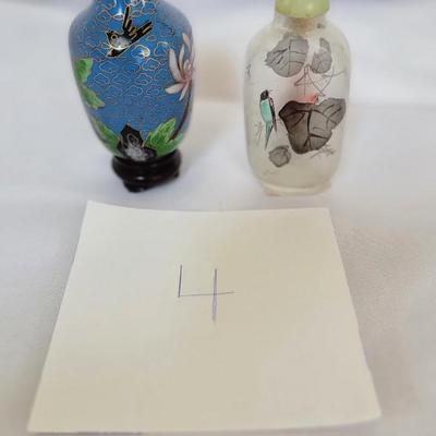 Tiny vase and snuff bottle