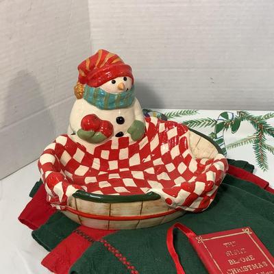 Lot 1589 Large Candy Cane Serving Tray/Snowman Serving Bowl/Miniature Mitten Ornaments, Red & Green Napkins