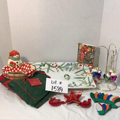 Lot 1589 Large Candy Cane Serving Tray/Snowman Serving Bowl/Miniature Mitten Ornaments, Red & Green Napkins