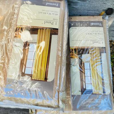New in packages Curtains & linens