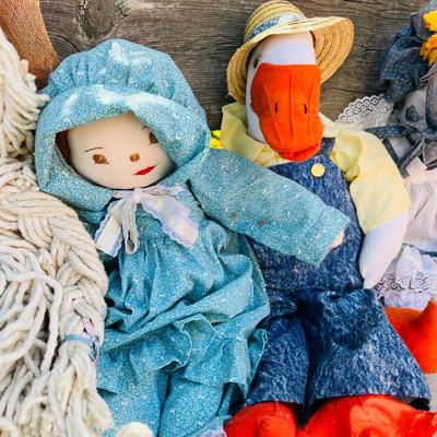 Lot of dolls