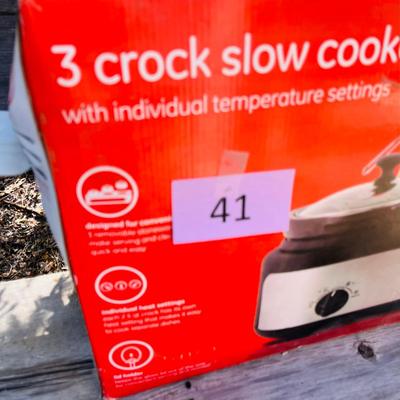 3 Crock slow cooker NIB