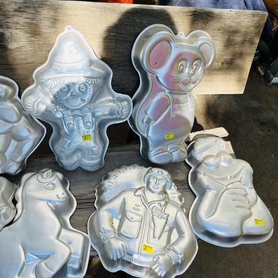 Lot of 11 Wilton Cake Pans