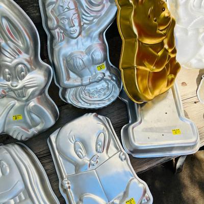 Lot of 10 Wilton Cartoon Cake Tins