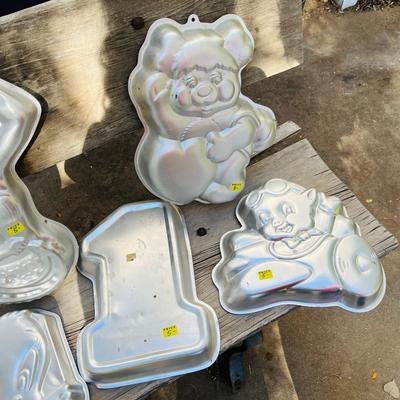 Lot of 10 Wilton Cartoon Cake Tins