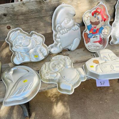 Lot of 10 Wilton Cake Pans Star Wars Teenage Mutant Ninja Turtles & More