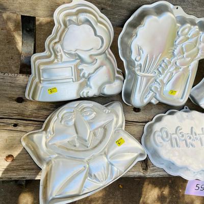 Lot of 10 Wilton Cake Pans Garfield Holly Hobby and other