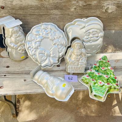 Wilton Christmas Cake Pans