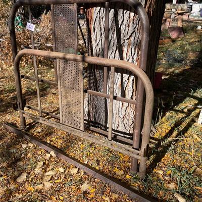 Iron Bed 3/4 size